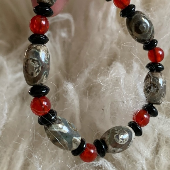 Tibetan DZI necklace with one large pendant - Picture 9 of 16